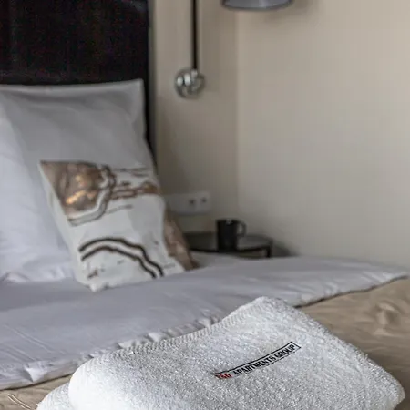P&o Mennica Vii *