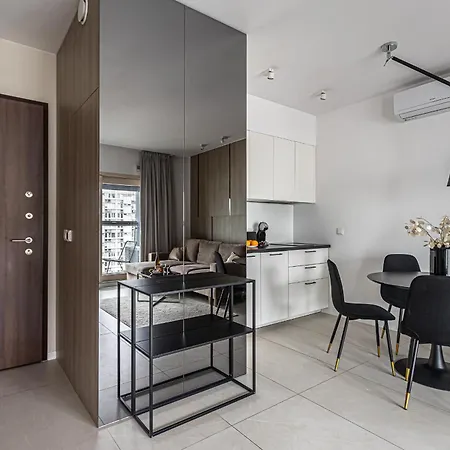 P&o Mennica Vii * Warsaw